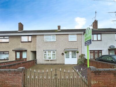 Keenan Drive, 3 bedroom Mid Terrace House for sale, £200,000