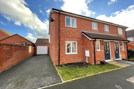 Steinway, 3 bedroom Semi Detached House to rent, &pound;1,300 pcm