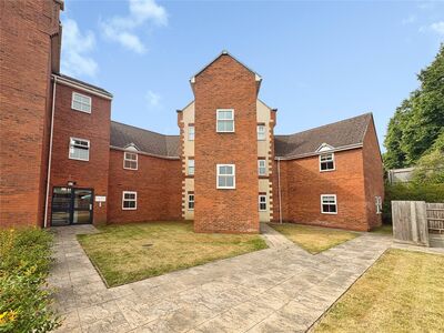 Ezra Gardens, 2 bedroom Flat for sale, &pound;130,000