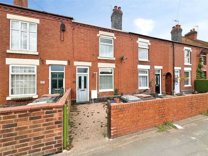 2 bedroom Mid Terrace House for sale