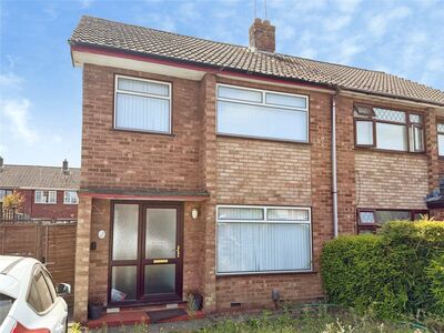 Gordon Close, 3 bedroom Semi Detached House to rent, &pound;1,100 pcm