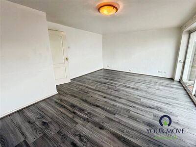 3 bedroom Mid Terrace House to rent