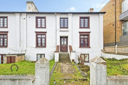 Watling Street, 1 bedroom Flat to rent, &pound;1,300 pcm