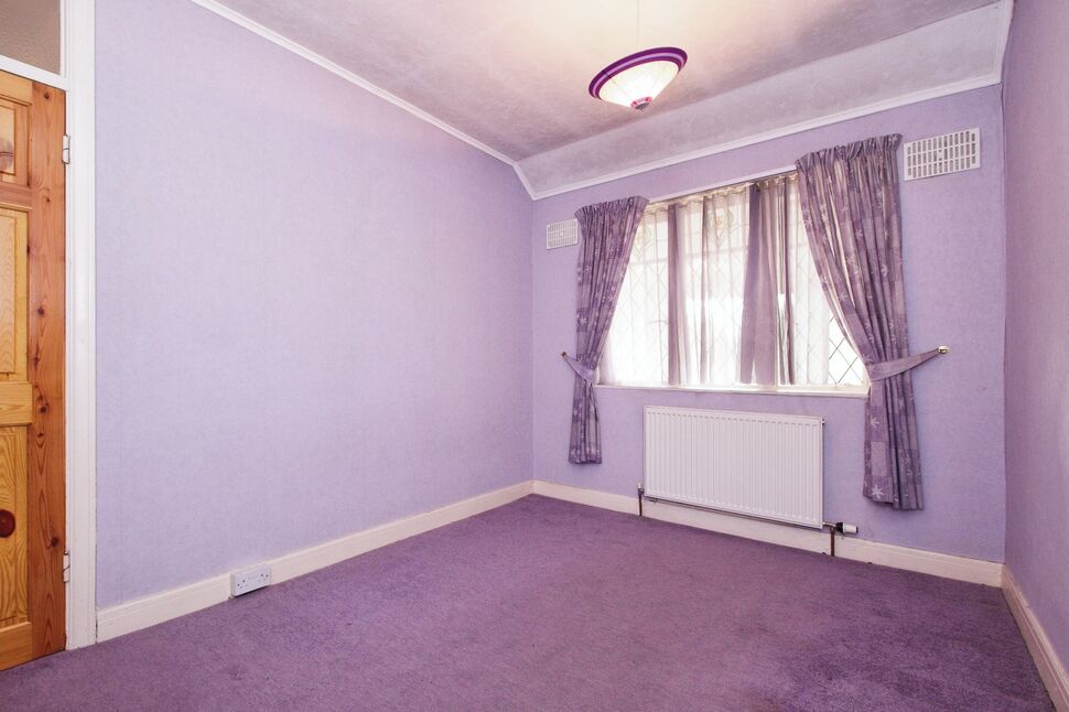 2 bedroom Semi Detached Bungalow for sale, Barry Avenue, Bexleyheath