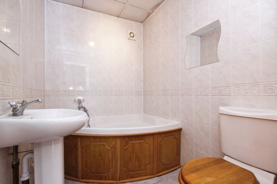 2 bedroom Semi Detached Bungalow for sale, Barry Avenue, Bexleyheath