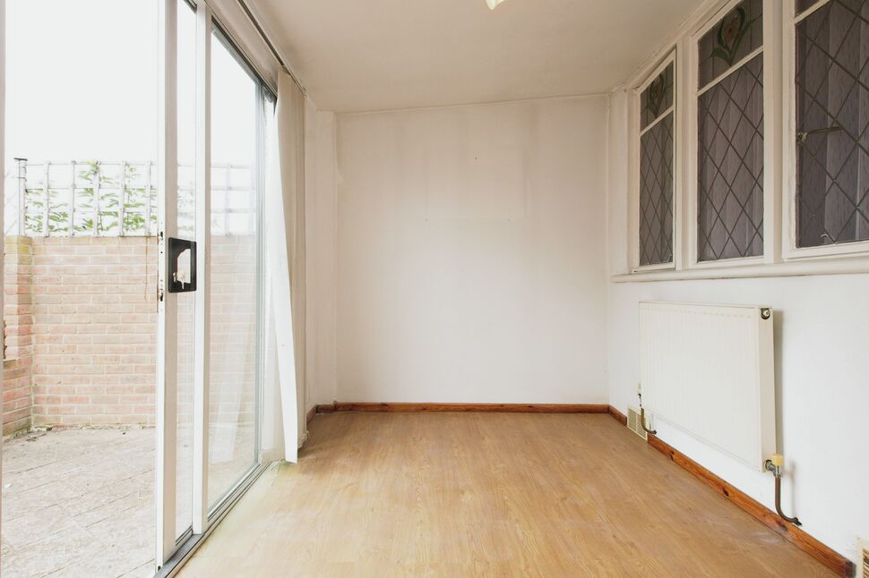 2 bedroom Semi Detached Bungalow for sale, Barry Avenue, Bexleyheath