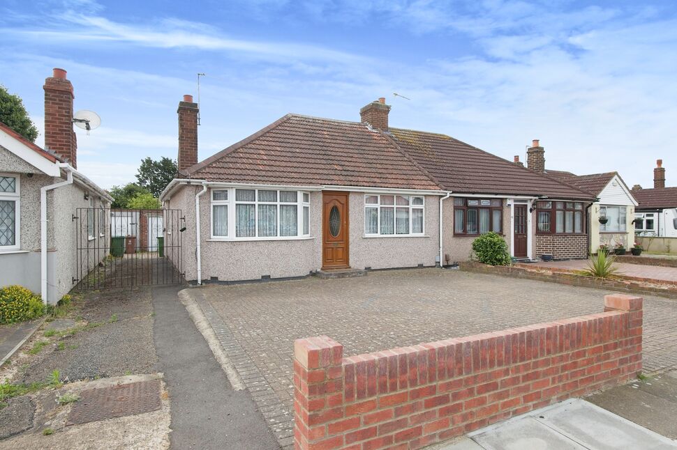 Main image of 2 bedroom Semi Detached Bungalow for sale, Barry Avenue, Bexleyheath, DA7