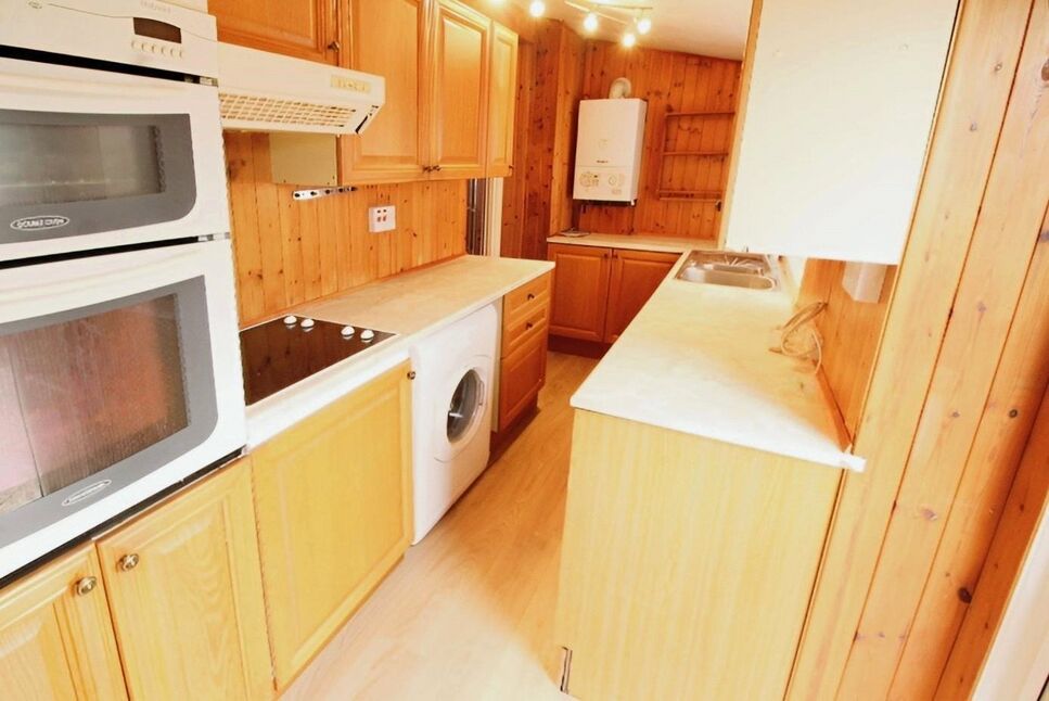 2 bedroom Semi Detached Bungalow for sale, Barry Avenue, Bexleyheath