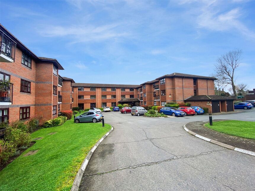 2 bedroom Flat for sale, London Road, Crayford, DA1 £250,000