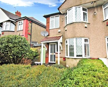 3 bedroom End Terrace House to rent