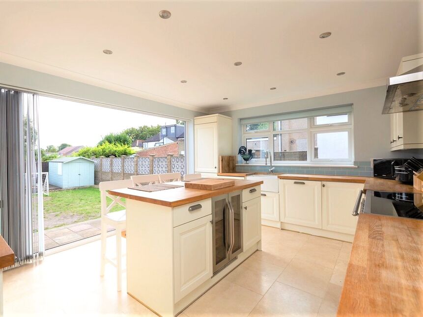 3 bedroom Detached House for sale, Upton Road, Bexleyheath, DA6 £625,000