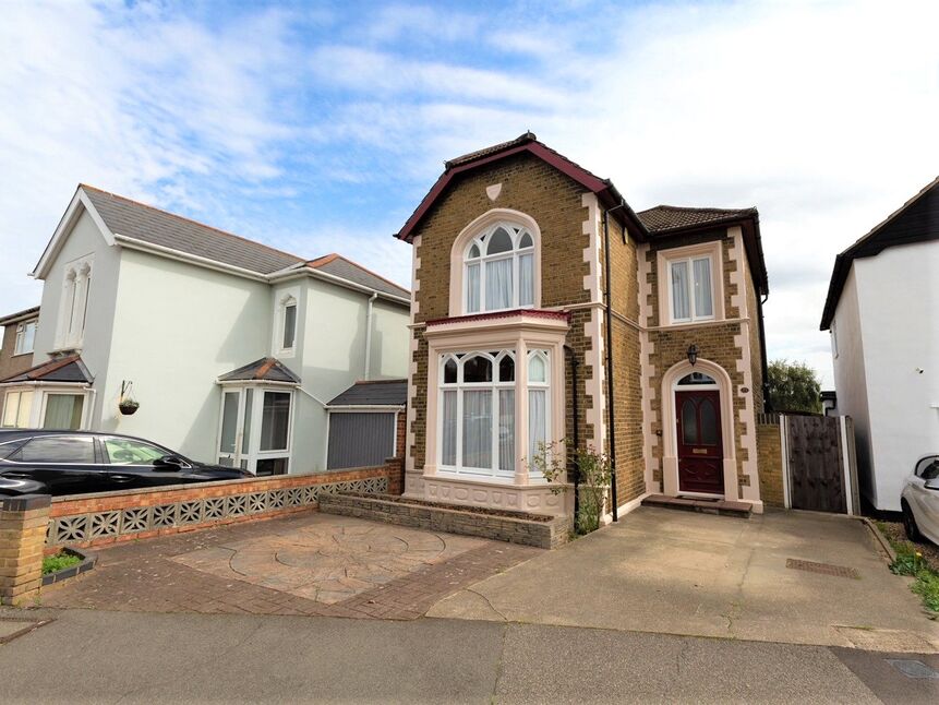 3 bedroom Detached House for sale