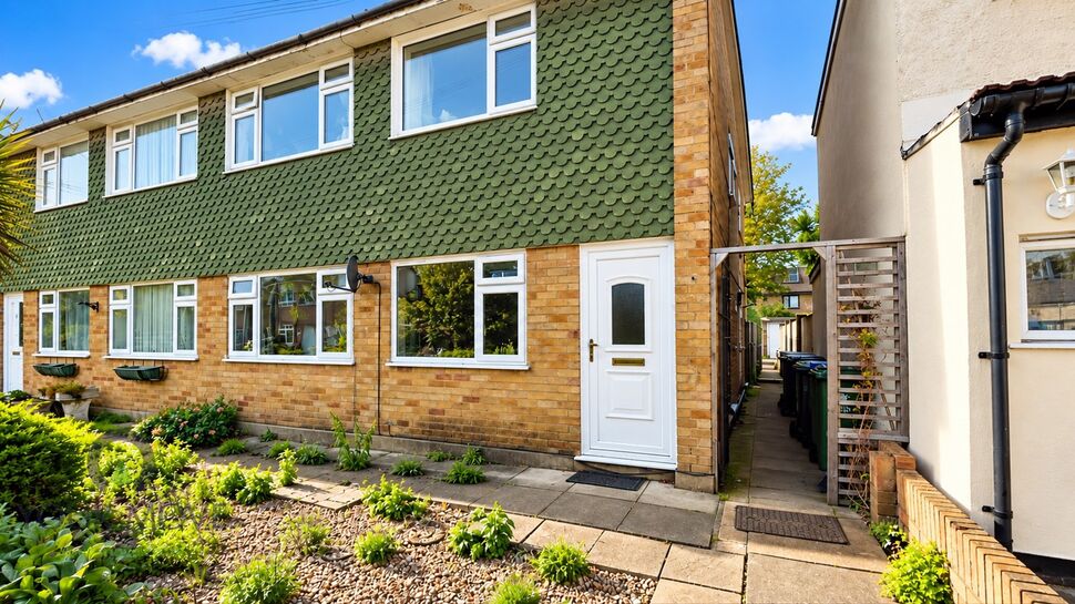 Main image of 2 bedroom Flat to rent, Pinnacle Hill, Bexleyheath, DA7