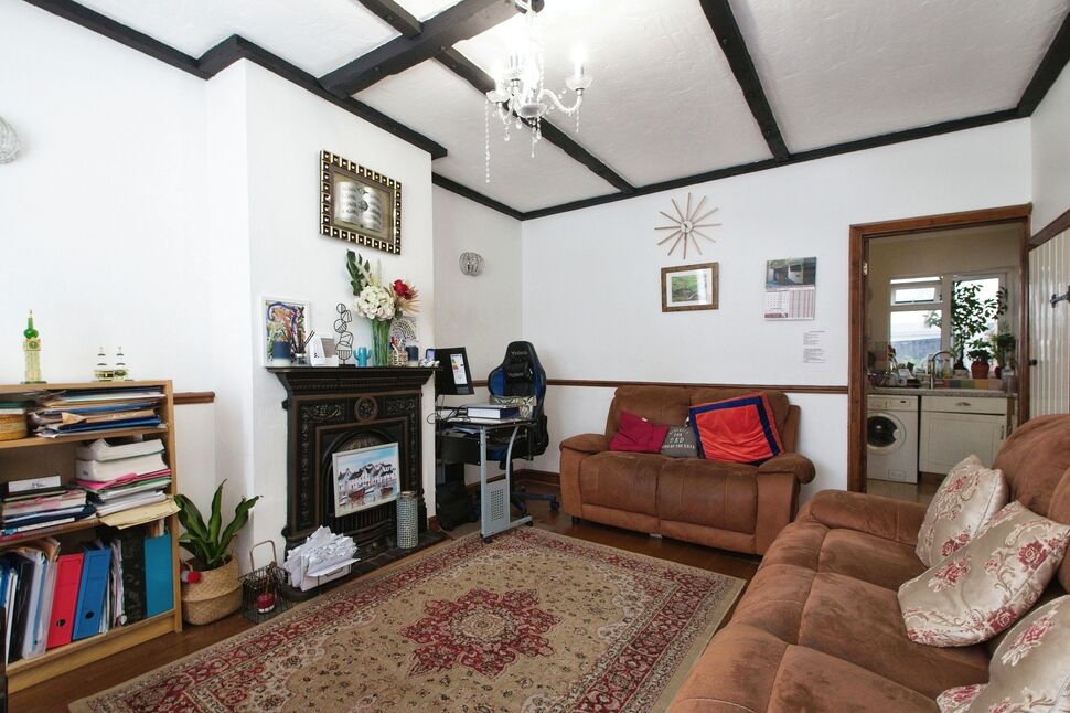 2 bedroom Mid Terrace House for sale, Woodside Road, Bexleyheath, DA7