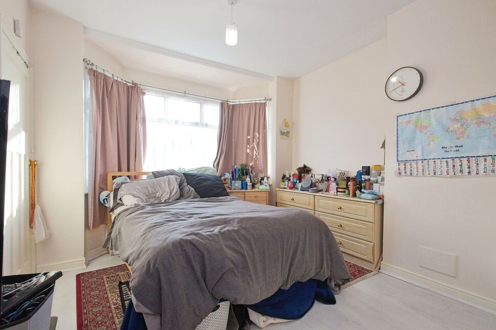 2 bedroom Mid Terrace House for sale, Woodside Road, Bexleyheath, DA7 £340,000