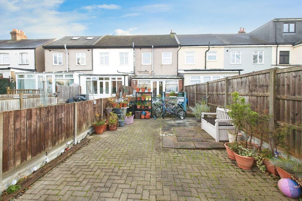 2 bedroom Mid Terrace House for sale, Woodside Road, Bexleyheath, DA7