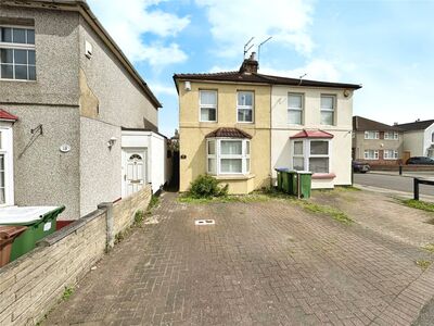 Upton Road, 3 bedroom Semi Detached House for sale, £475,000