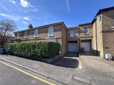 Victoria Road, 4 bedroom Semi Detached House for sale, £750,000