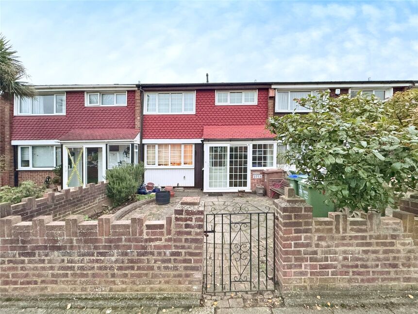 3 bedroom Mid Terrace House for sale, Hurst Road, DA5 £425,000