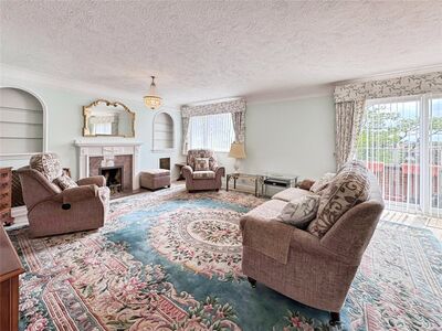 3 bedroom  Flat for sale