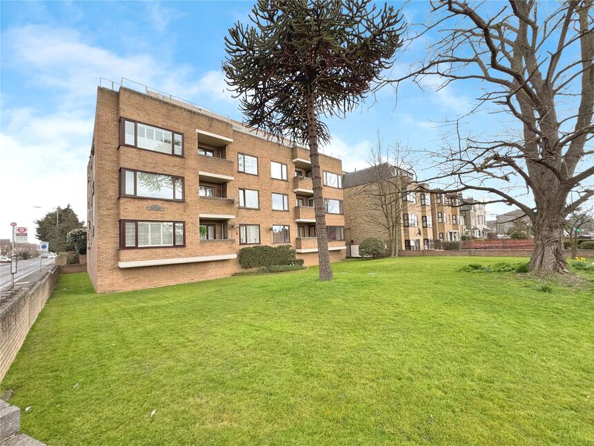 3 bedroom  Flat for sale