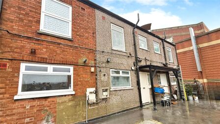 Broadway, 3 bedroom  Flat to rent, £1,750 pcm