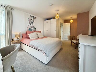 1 bedroom Flat for sale