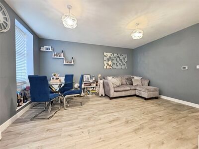 2 bedroom  Flat for sale