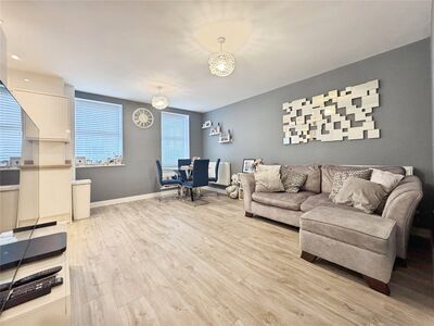 2 bedroom  Flat for sale