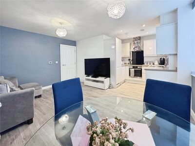 2 bedroom  Flat for sale