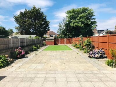 1 bedroom Semi Detached Room to rent
