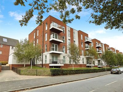 Alcock Crescent, 2 bedroom  Flat for sale, £260,000
