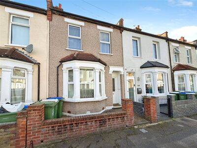 2 bedroom Mid Terrace House for sale