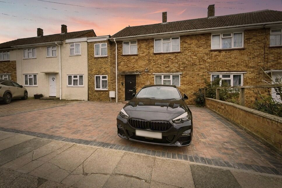 Main image of 1 bedroom Mid Terrace Room to rent, Hadlow Road, Welling, DA16