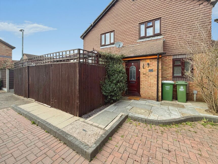 Main image of 1 bedroom End Terrace House for sale, Cheswick Close, Crayford, Dartford, DA1