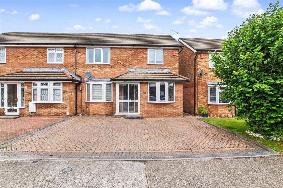 Main image of 4 bedroom Semi Detached House for sale, Birchington Close, Bexleyheath, DA7