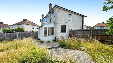 Dorothy Evans Close, 3 bedroom Semi Detached House to rent, &pound;2,400 pcm