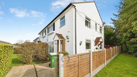 Three Corners, 2 bedroom Flat to rent, &pound;1,800 pcm