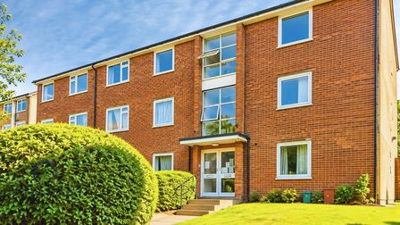 Gravel Hill Close, 2 bedroom Flat to rent, &pound;1,700 pcm