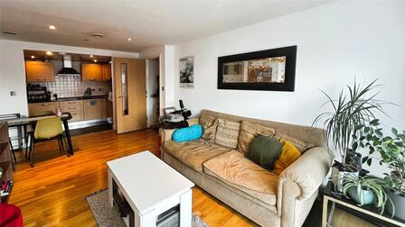 2 bedroom  Flat to rent