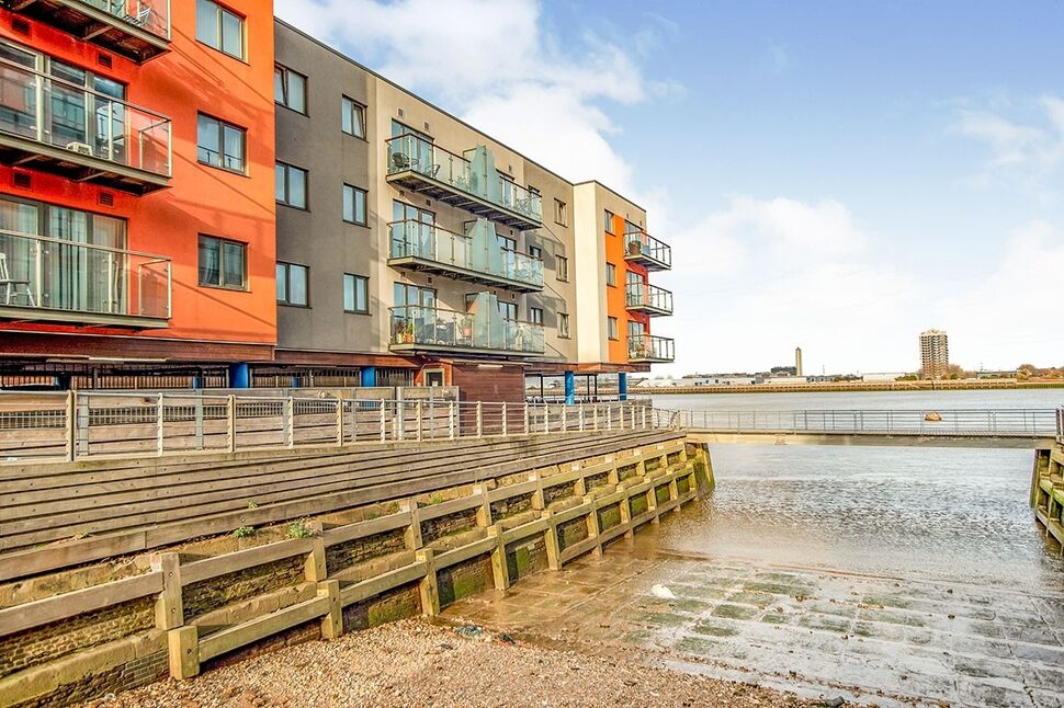 Main image of 2 bedroom Flat to rent, Mast Quay, London, SE18