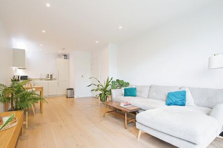 1 bedroom Flat for sale