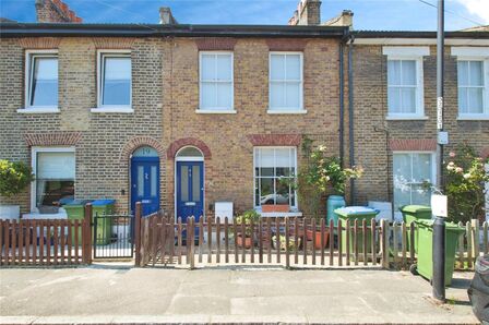 2 bedroom Mid Terrace House for sale