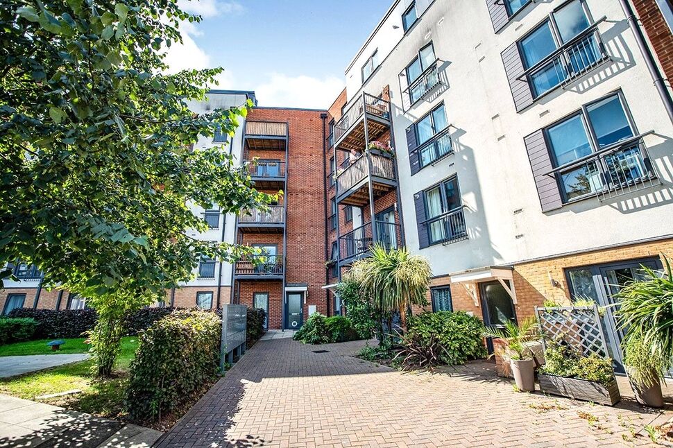 Main image of 1 bedroom  Flat for sale, Fairthorn Road, London, SE7