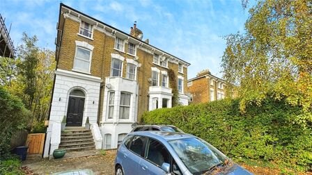 2 bedroom Semi Detached Flat to rent