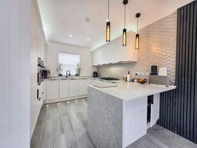 Bonfield Road, 4 bedroom End Terrace House for sale, &pound;865,000