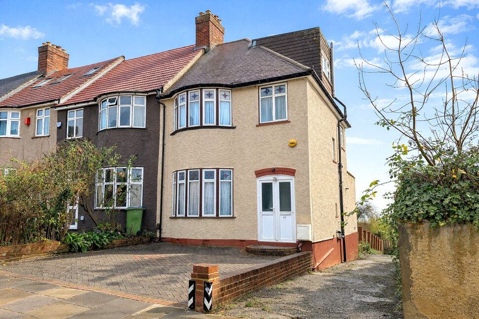 4 bedroom End Terrace House for sale