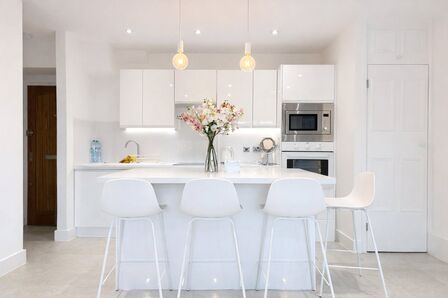 1 bedroom Flat for sale