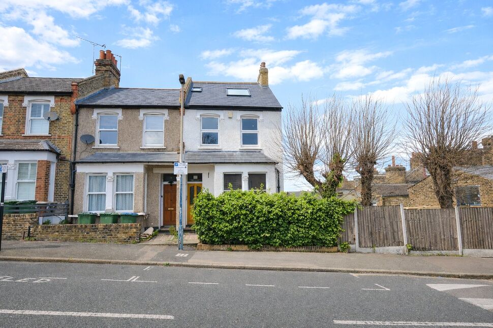 Main image of 3 bedroom Mid Terrace Flat for sale, Victoria Way, London, SE7