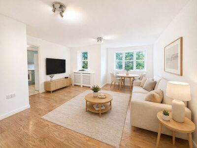 2 bedroom Flat for sale